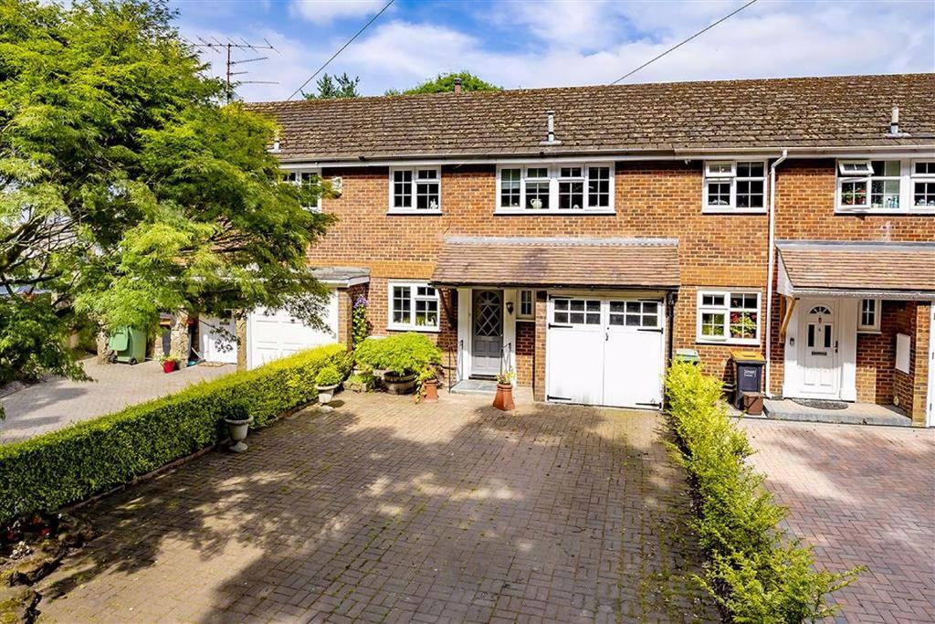Grove Park Road, Caddington 4 bed terraced house £400,000