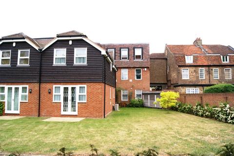 1 bedroom apartment to rent, White Hart House, Colnbrook, Berkshire, SL3