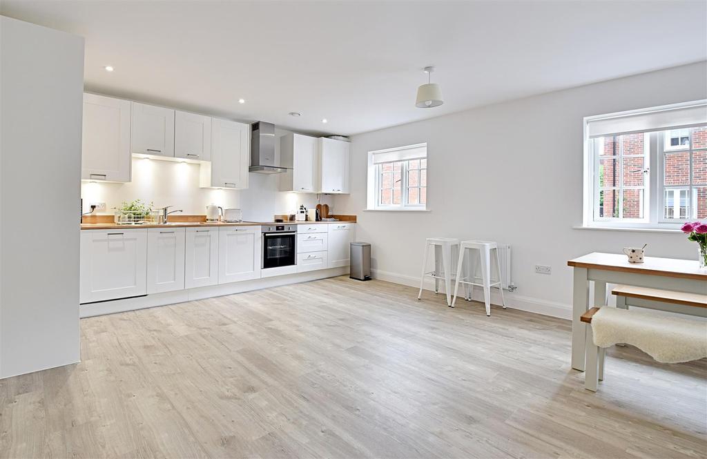 Oak House, Three Fields Road, Tenterden 1 bed flat £250,000