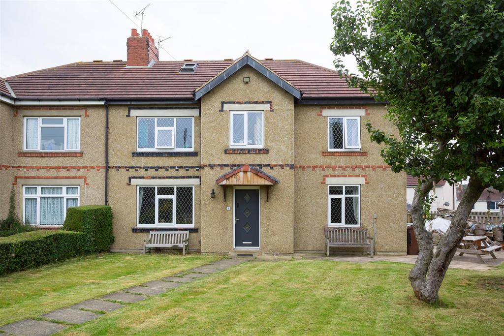 Lyndon Crescent, Bramham, Wetherby 4 bed semidetached house £350,000