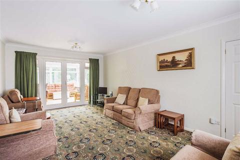 33 Paddock Way, Oxted, RH8 0LG
