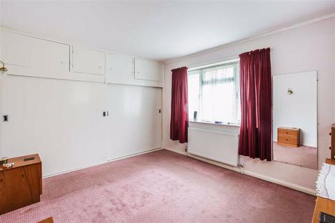 33 Paddock Way, Oxted, RH8 0LG