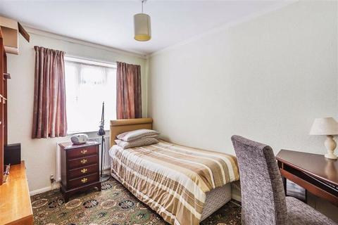 33 Paddock Way, Oxted, RH8 0LG