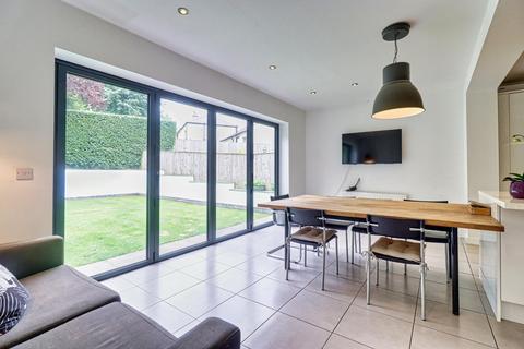 19 Canada Drive, Rawdon, Leeds, LS19 6LU