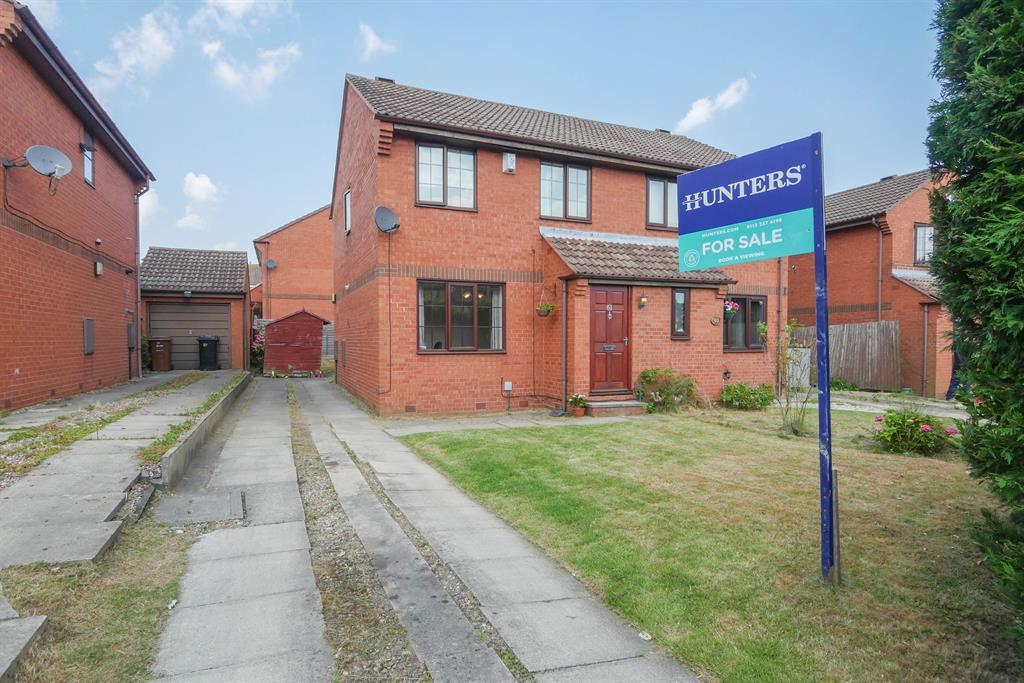 Dawsons Corner, Pudsey, LS28 3 bed semidetached house £200,000