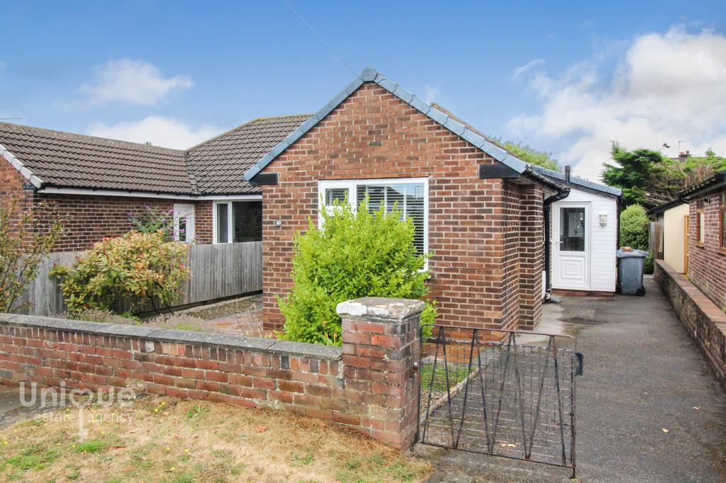 Lomond Avenue, Lytham St. Annes, FY8 2 bed bungalow £210,000