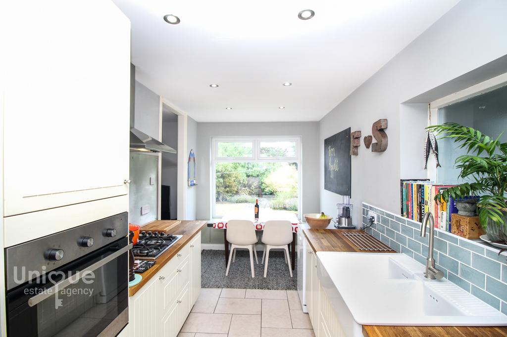 Lomond Avenue, Lytham St. Annes, FY8 2 bed bungalow £210,000