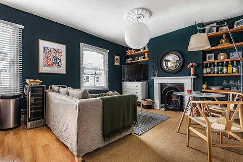 Flat 3, 29 Almeric Road, London, SW11 1HL