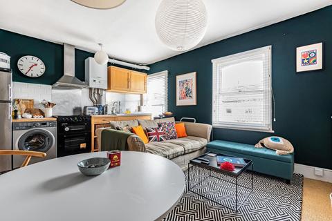 Flat 3, 29 Almeric Road, London, SW11 1HL