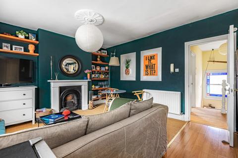 Flat 3, 29 Almeric Road, London, SW11 1HL