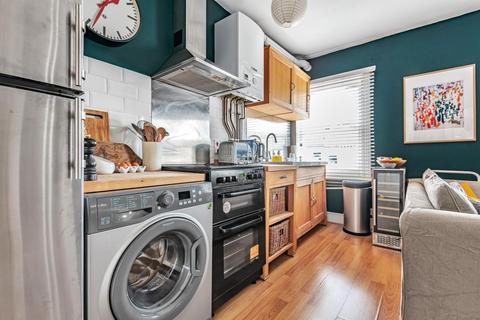 Flat 3, 29 Almeric Road, London, SW11 1HL