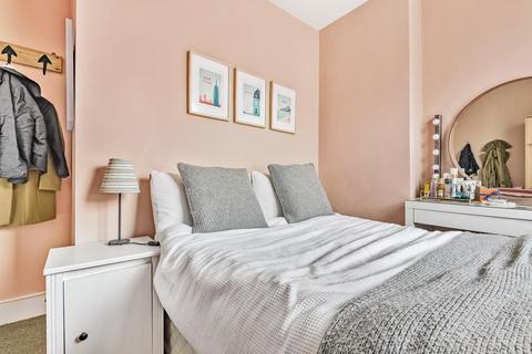 Flat 3, 29 Almeric Road, London, SW11 1HL