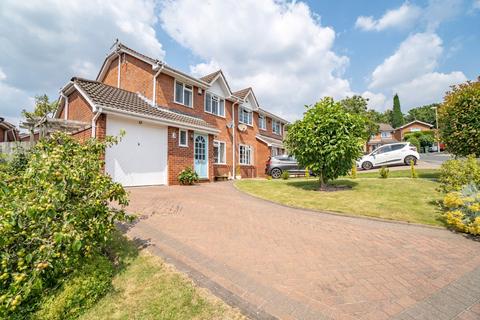 3 Barratts Croft, Brierley Hill, DY5 4UL