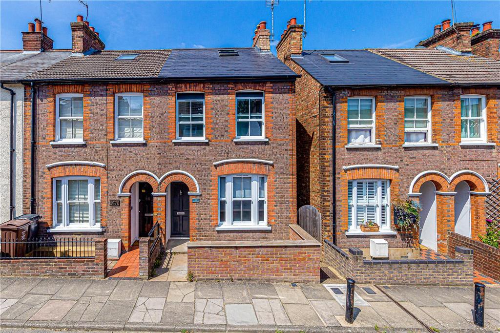 Bernard Street, St. Albans, Hertfordshire 3 bed end of terrace house