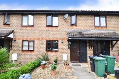 10 Broadmead, Horley, RH6 9XB