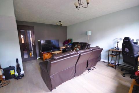 10 Broadmead, Horley, RH6 9XB