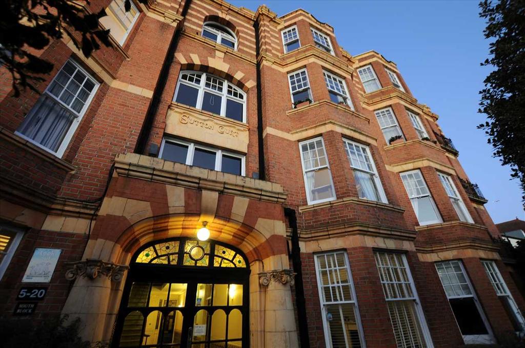 Sutton Court, Chiswick 3 bed apartment £849,950