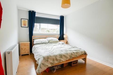 60 Queensdown Gardens, Bristol, BS4 3JF