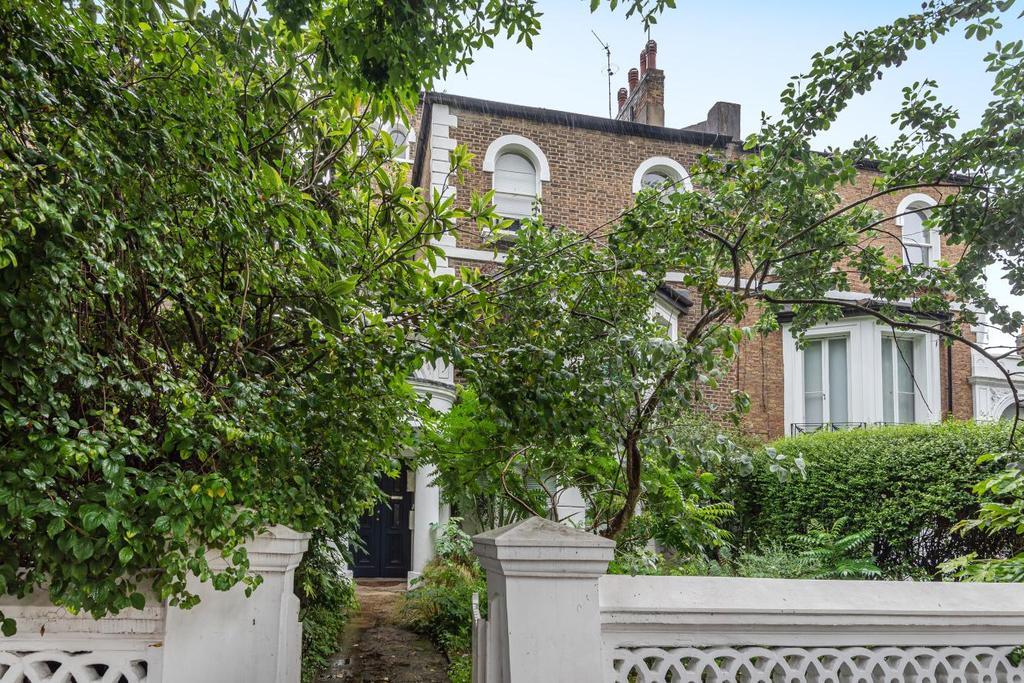 Hammersmith Grove, Brackenbury Village 2 bed flat £450,000