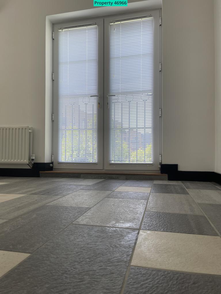 Double doors julliet bacony