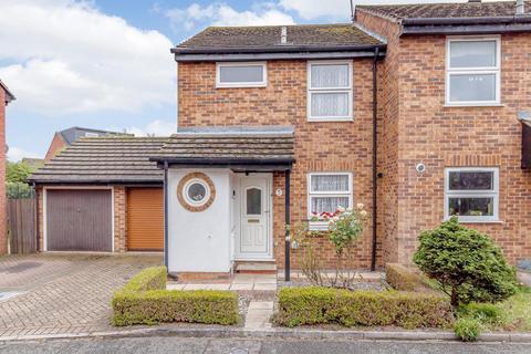 2 Thamesgate Close, Richmond, TW10 7YS