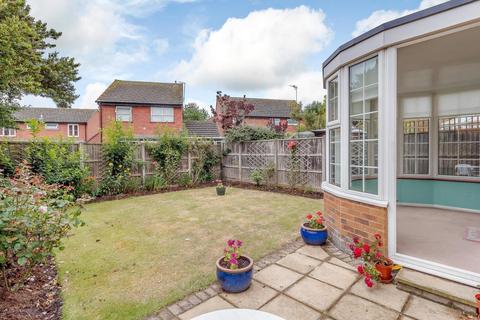 2 Thamesgate Close, Richmond, TW10 7YS