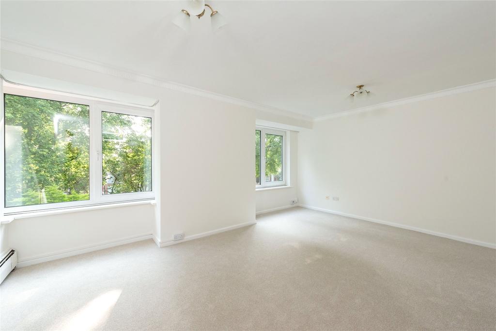 Sitting/Dining Room