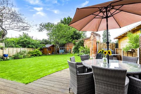 3 Chantry Road, Bagshot, GU19 5DB