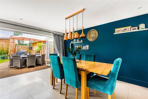 3 Chantry Road, Bagshot, GU19 5DB