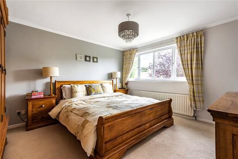 3 Chantry Road, Bagshot, GU19 5DB
