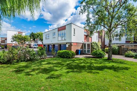 35, Arran Court Cherry Close, London, NW9 5FP