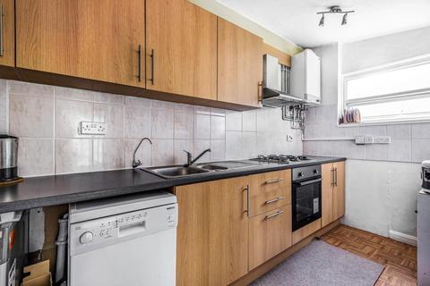 35, Arran Court Cherry Close, London, NW9 5FP