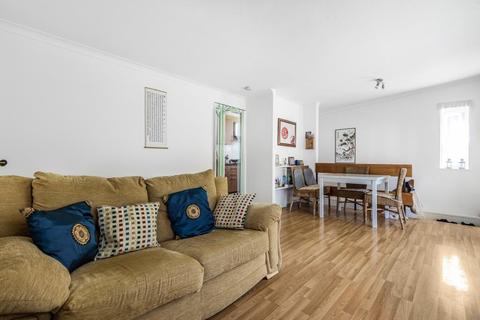 35, Arran Court Cherry Close, London, NW9 5FP