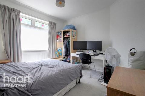 3 bedroom detached house to rent - Seely Road, SW17