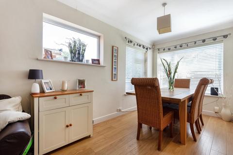 9 Engliff Lane, Woking, GU22 8SU