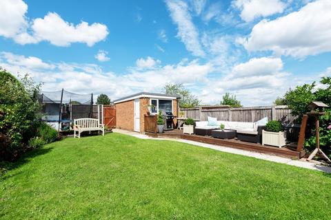 9 Engliff Lane, Woking, GU22 8SU
