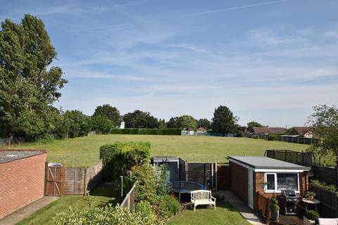 9 Engliff Lane, Woking, GU22 8SU