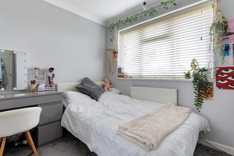 9 Engliff Lane, Woking, GU22 8SU