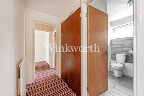 2 Mintern Close, London, N13 5SX