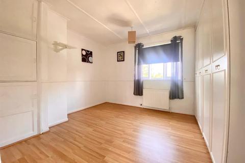 71 Griffiths Road, High Green, Sheffield, S35 3GY
