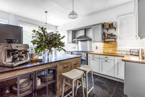 10 Bond Road, Southampton, SO18 1LP