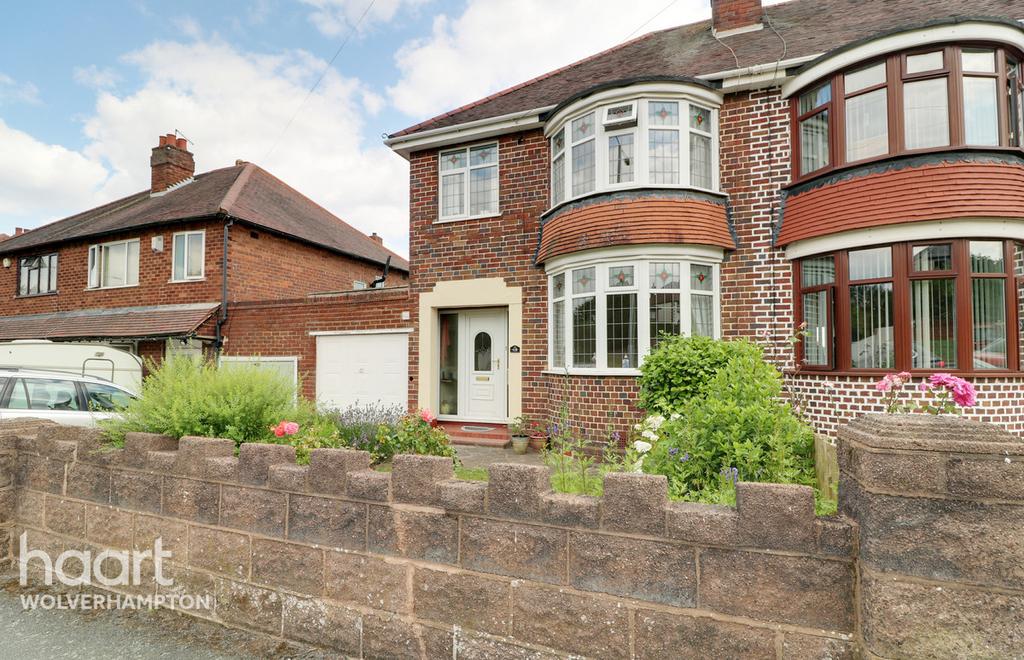 Wolverhampton Road East, Wolverhampton 3 bed semidetached house £220,000