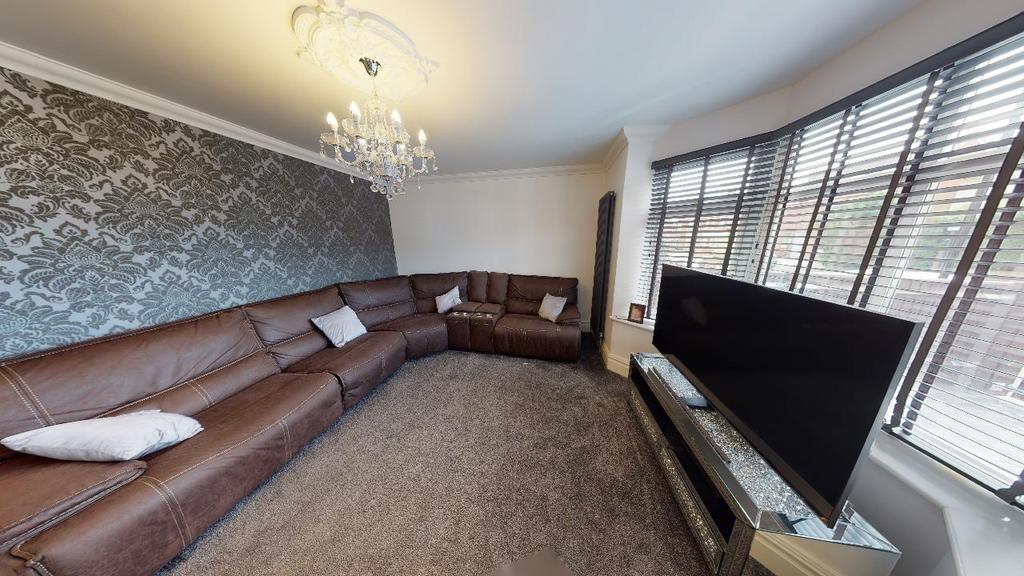 Radstock Road, Southampton, SO19 3 bed semidetached house £360,000