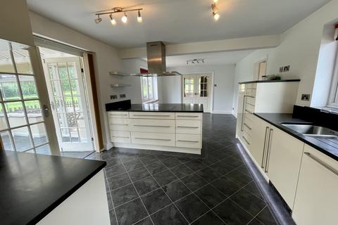 3 bedroom detached bungalow to rent, Old Epperstone Road, Lowdham, Nottingham