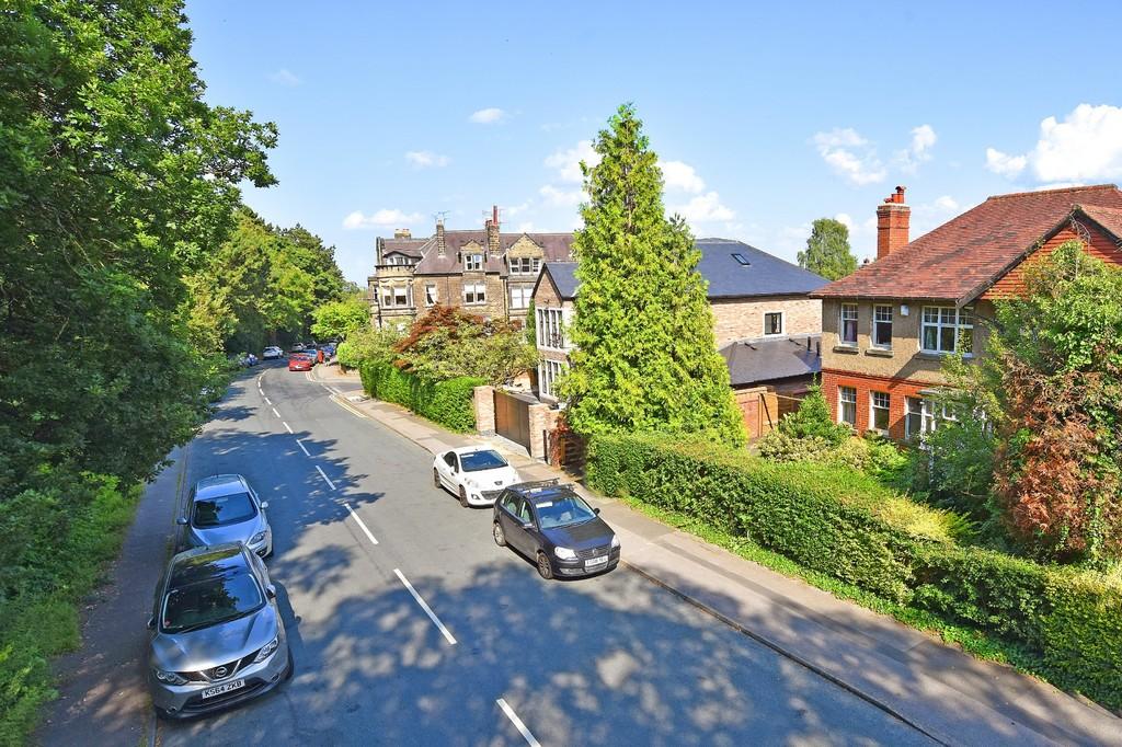 Harlow Moor Drive, Harrogate 4 bed detached house £800,000