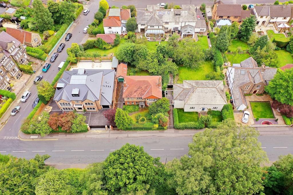 Harlow Moor Drive, Harrogate 4 bed detached house £800,000