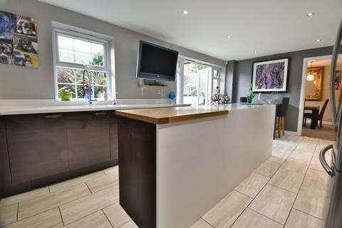 8 Hare Park, Drakelow, Burton-on-trent, DE15 9FU