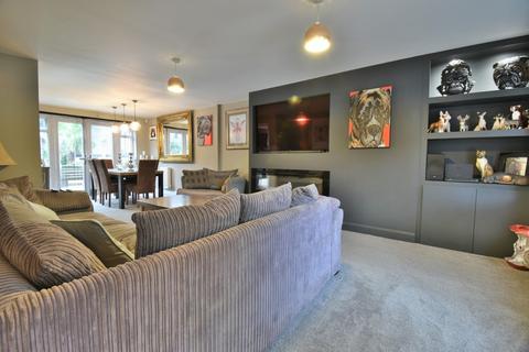 8 Hare Park, Drakelow, Burton-on-trent, DE15 9FU