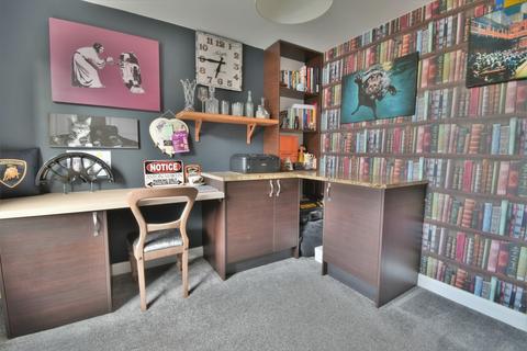 8 Hare Park, Drakelow, Burton-on-trent, DE15 9FU