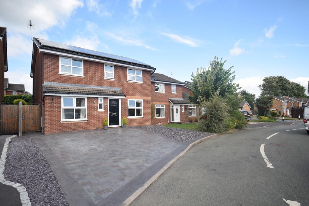 Close, Ellesmere 4 bed detached house £275,000